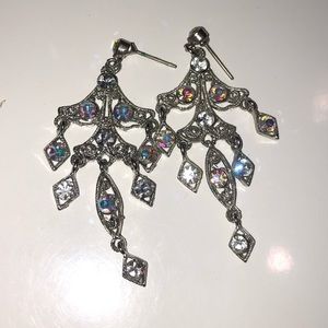 Elegant dazzled earrings